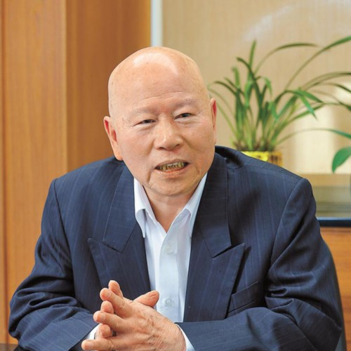 台湾政治人物许信良出生