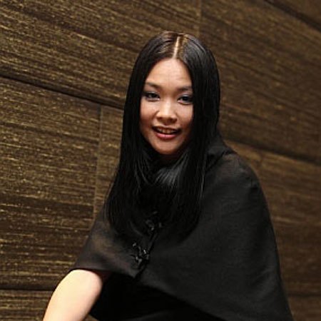 新加坡歌手许美静出生